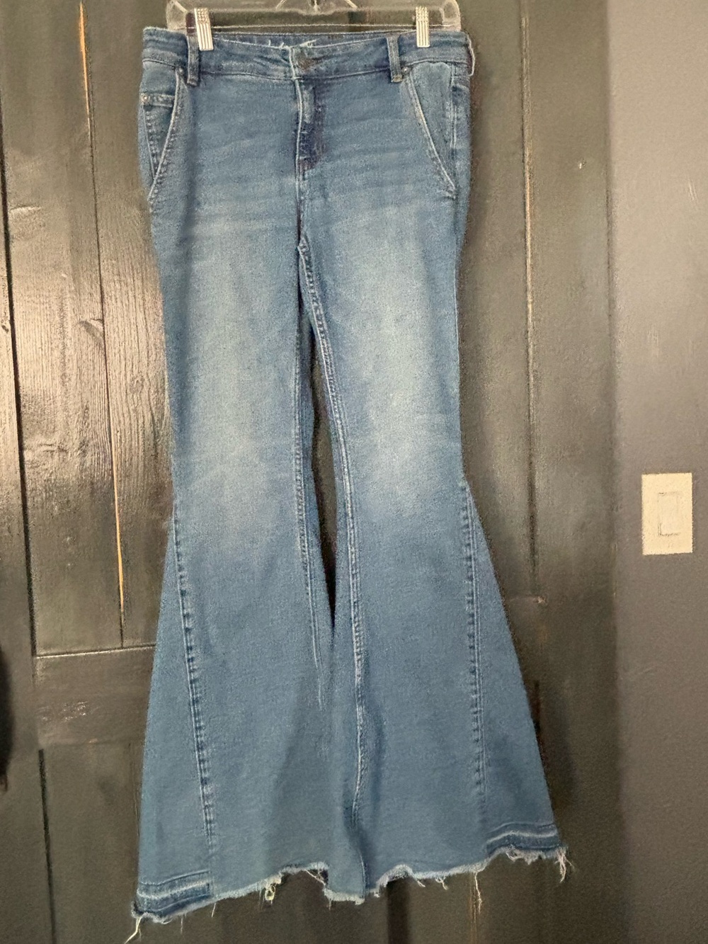 💙Rare 💙DIFFERENT styling Five pocket! WE THE FREE Jeans SUPER Flared leg sz 30